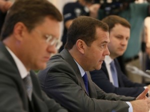 Медведев ждет предложений о повышении доверия бизнеса к судам и силовикам