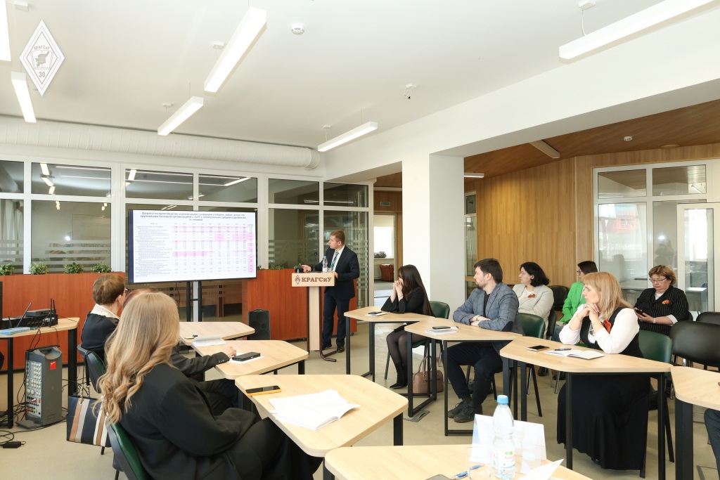 kruglyi-stol-kraksu1.jpg kruglyi-stol-kraksu1.jpg